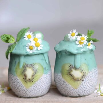 Chia Pudding with Minty Spirulina Smoothie