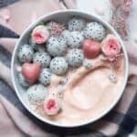 raspberry and mango smoothie bowl