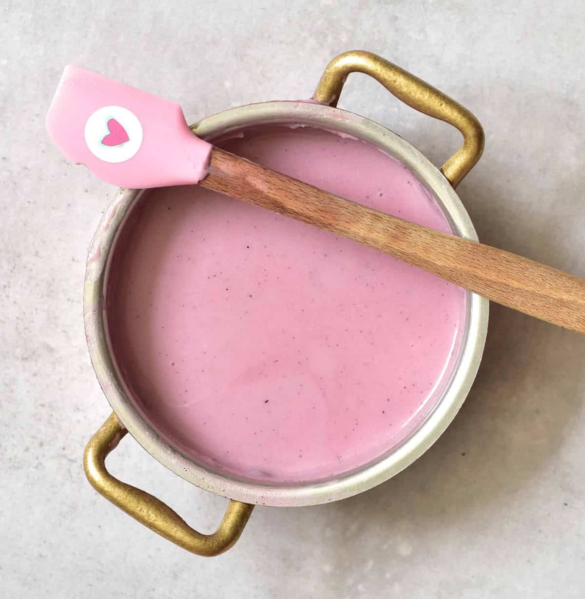 raspberry-rose Pink filling for mini vegan tarts