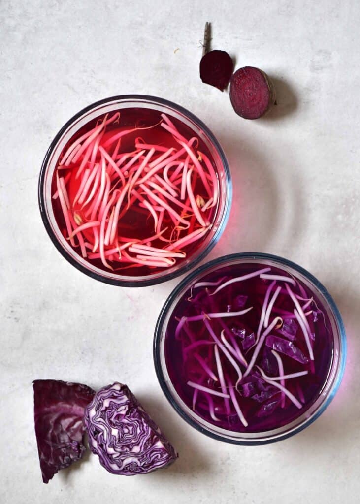 How to taint mung bean sprouts with beetroot and red cabbage