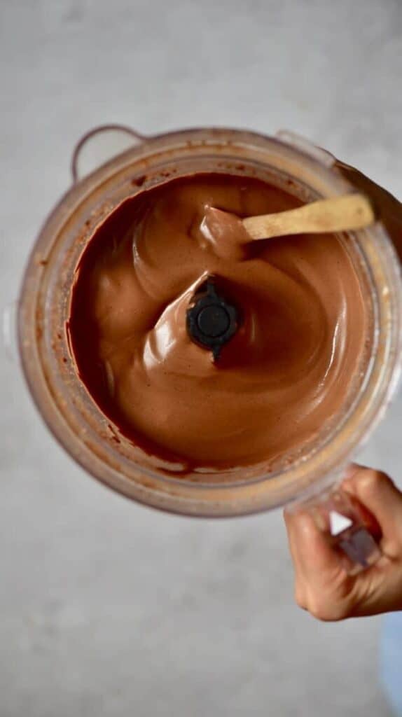 DIY Homemade vegan Nutella dairy-free, refined sugar-free, paleo, vegan & healthier