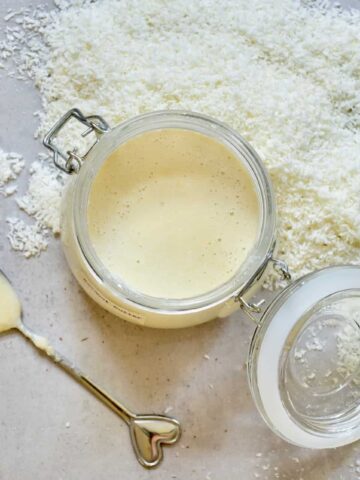 how to make coconut butter. 1 ingredient organic coconut butter. 10 minutes. vegan, refined sugar-free, dairy-free.