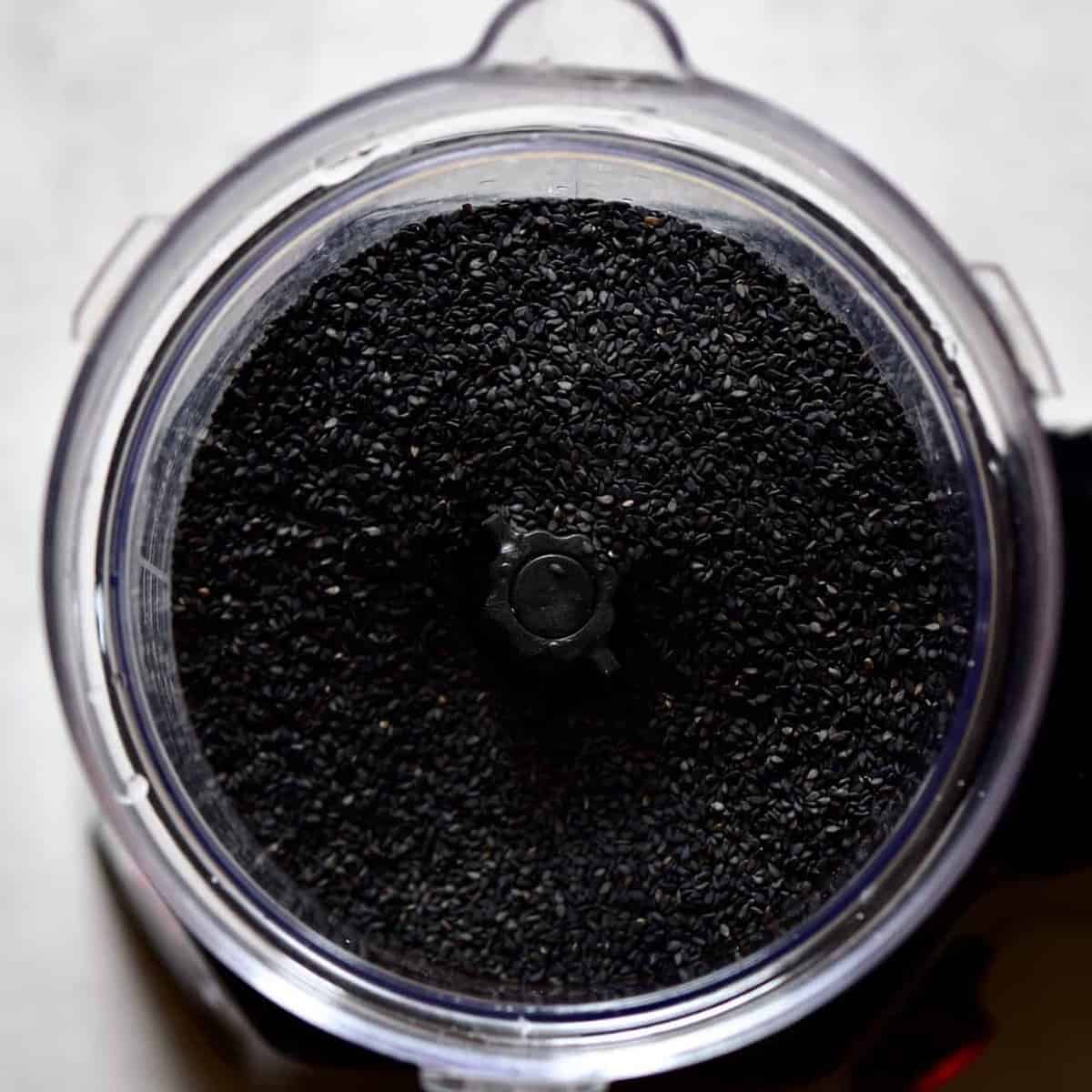 grinding black sesame seeds in food processor