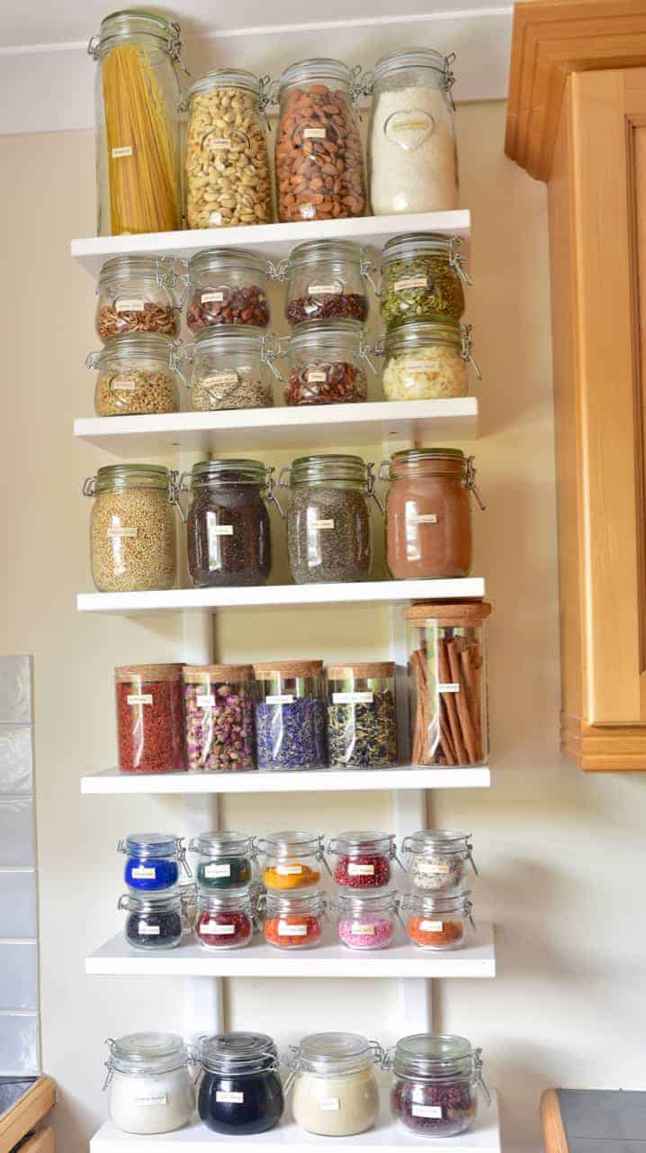 food storage hacks. how to organise your pantry. plastic-free