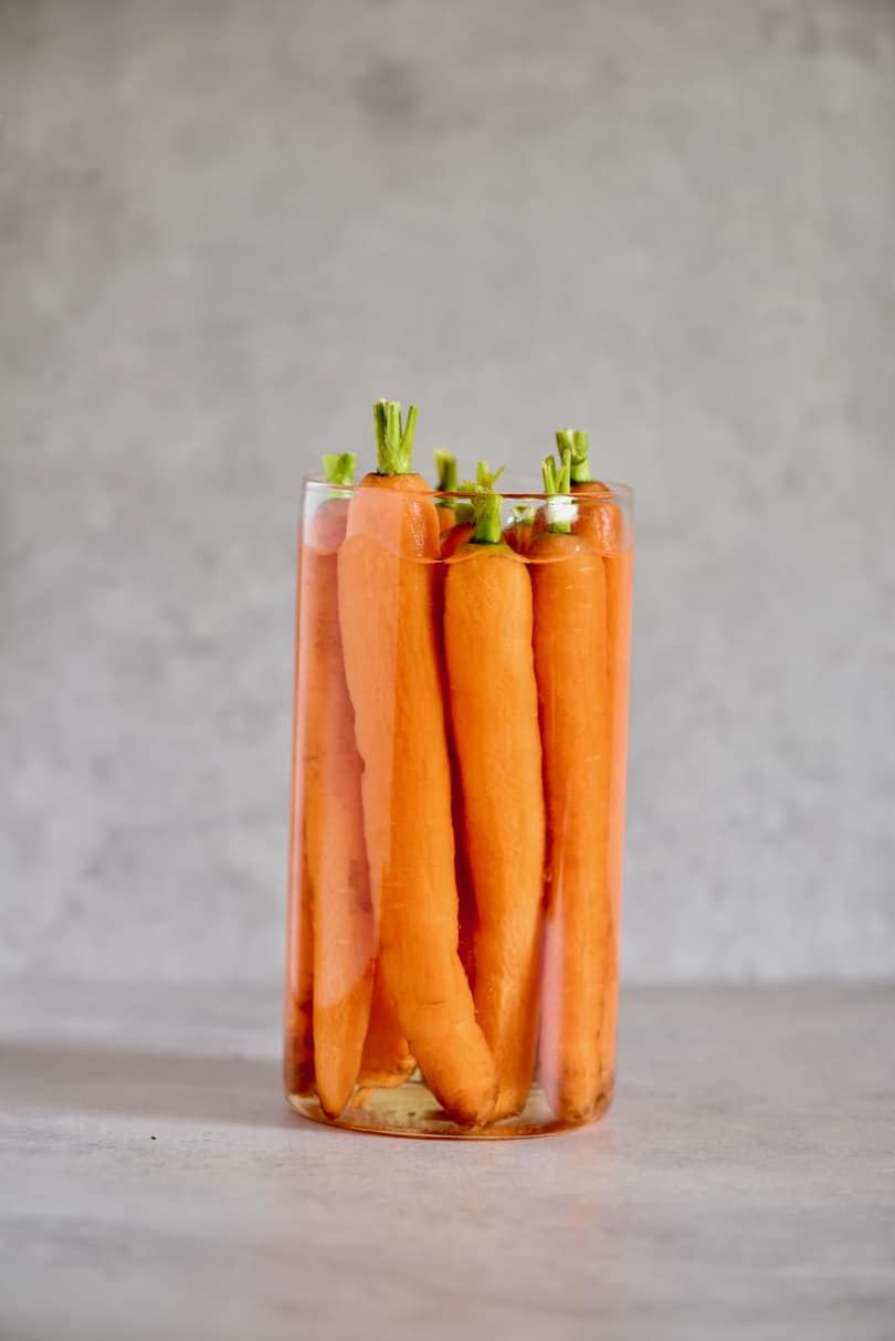 How to organise your fridge, reduce waste, plastic-free tips with food storage hacks. How to store carrots to preserve their shelf life