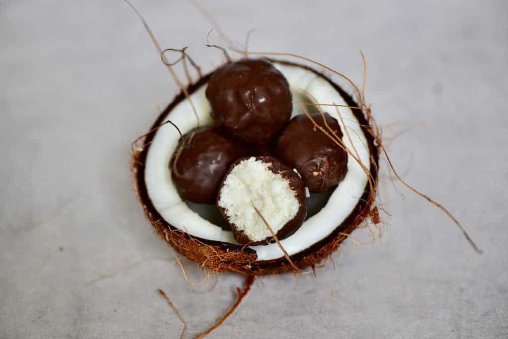 3 Ingredient Vegan coconut bliss balls. Healthy bounty bites that are refined sugar free, low-carb, gluten-free and a healthy vegan snack