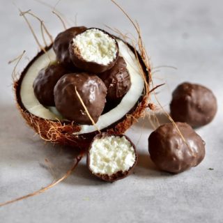 3 Ingredient Vegan coconut bliss balls. Healthy bounty bites that are refined sugar free, low-carb, gluten-free and a healthy vegan snack