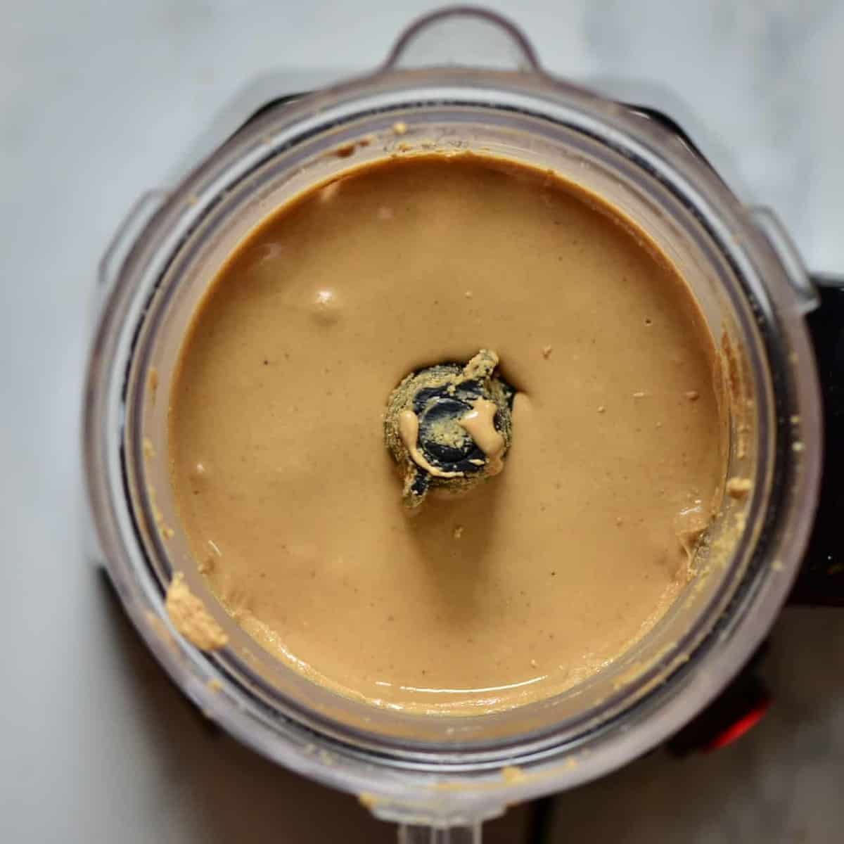 Delicious one inredinet homemade cashew butter recipe . Inlcuding flavoured cashew butter options as well as how to use cashew butter 