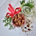 This Easy, healthy homemade Christmas granola is a delicious cranberry orange granola mix - perfect for a healthy homemade Christmas food gift, because who doesn't like an edible Christmas gift?