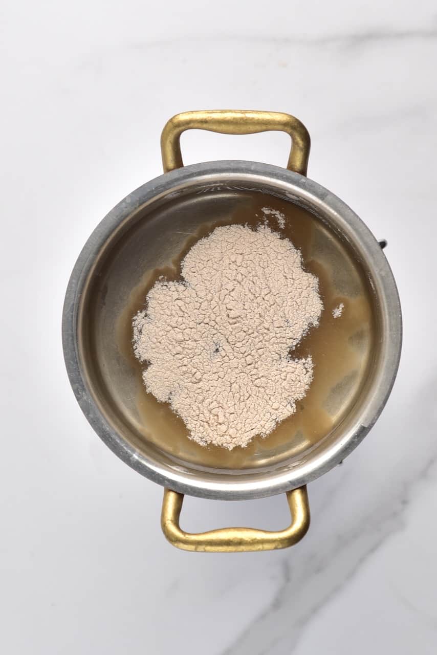 melting agar agar powder into hot water