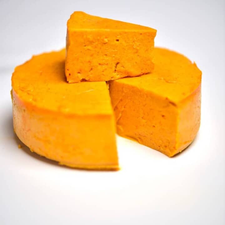 Smoky cheddar cheese vegan cheese