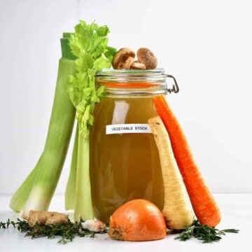 This homemade 1 pot vegetable stock utilises fresh vegetables and/or vegetable scraps to make a delicious homemade vegetable broth that is vegan, gluten-free, salt-free, dairy-free etc.