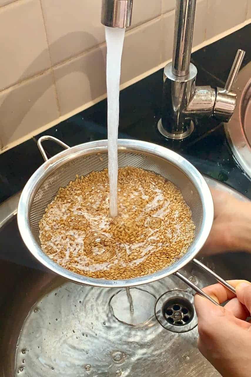 Rinsing flaxseeds