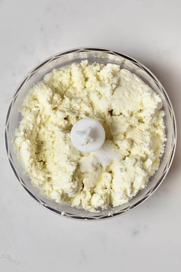 Super Easy Homemade Cream Cheese