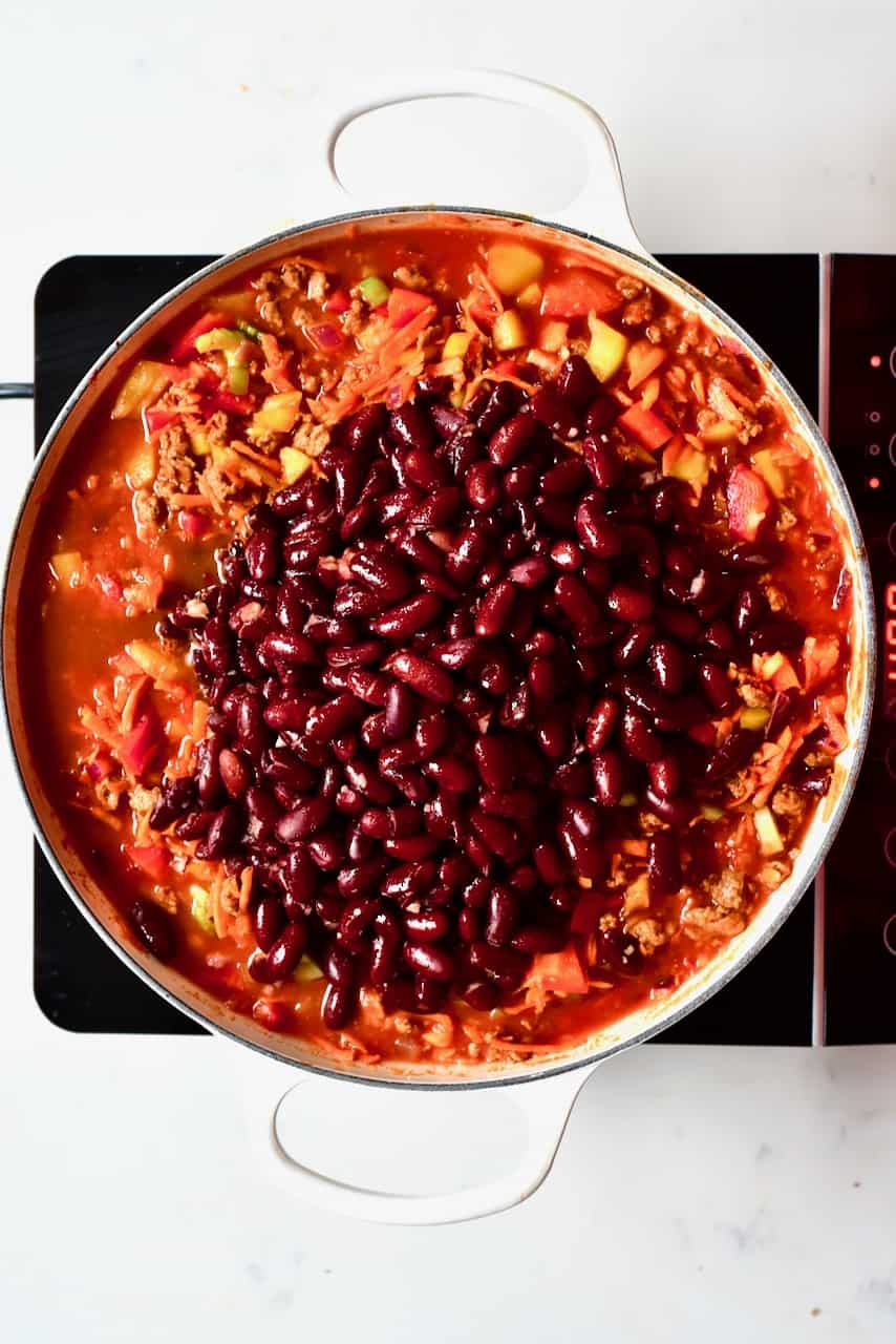 Adding beans to Vegan Chilli con carne