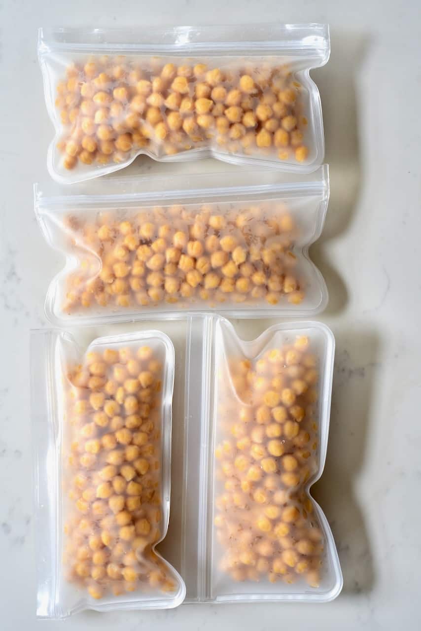 Cooked chickpeas in freezer bags