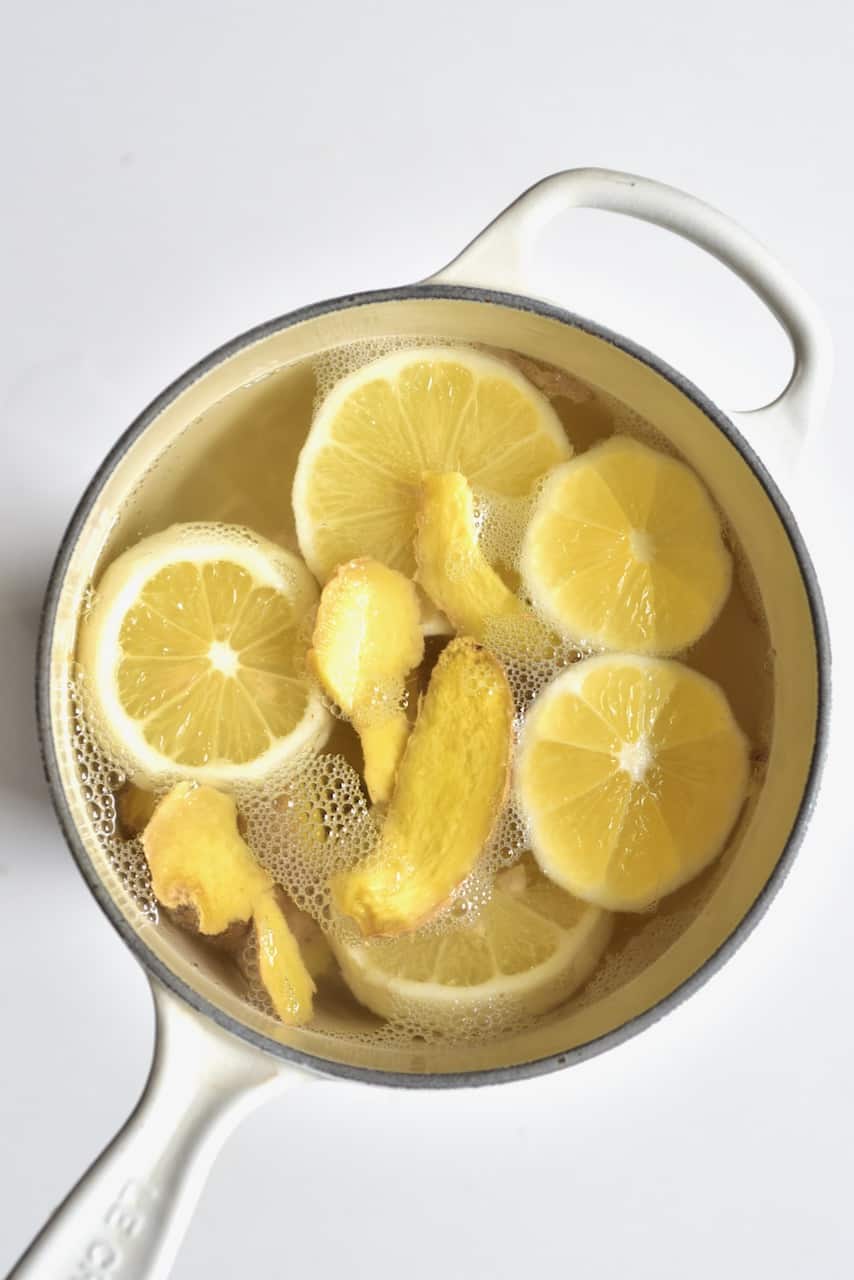 boiling ginger and lemon tea