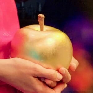 crazy delicious golden apple