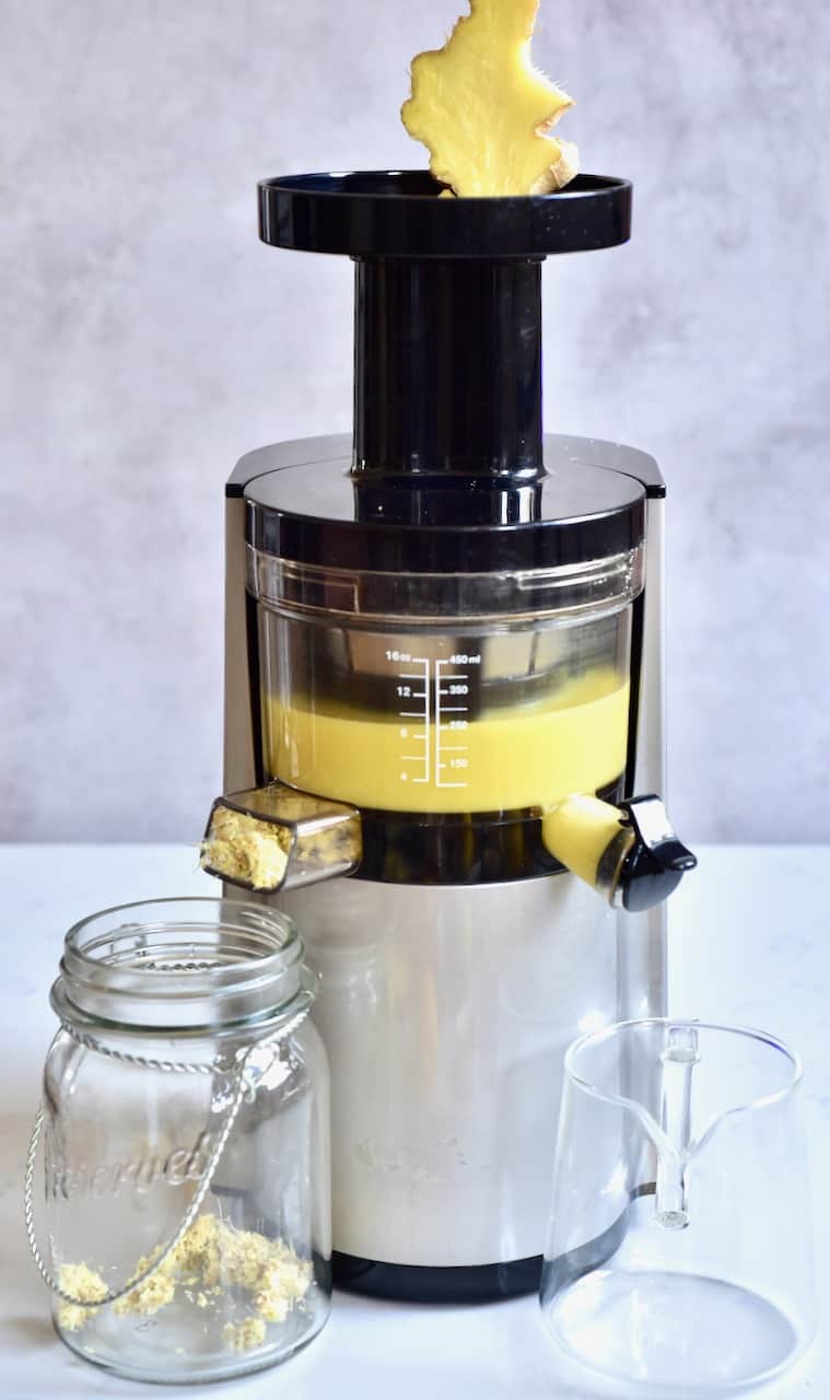 juicing of ginger using a slow juicer