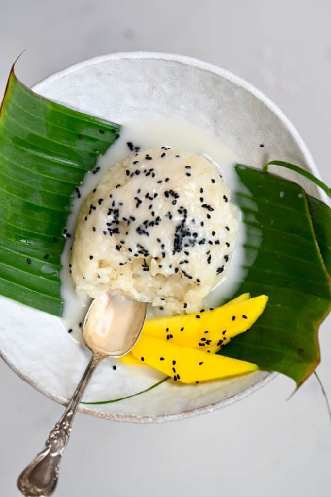 Thai Coconut Sweet Sticky Rice With coconut sauce