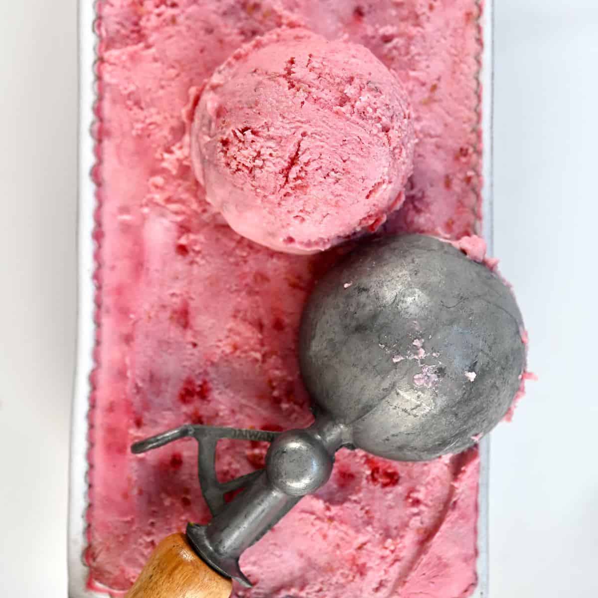 Yogurt And Raspberry Ice Cream (Naturally Sweetened) - Alphafoodie