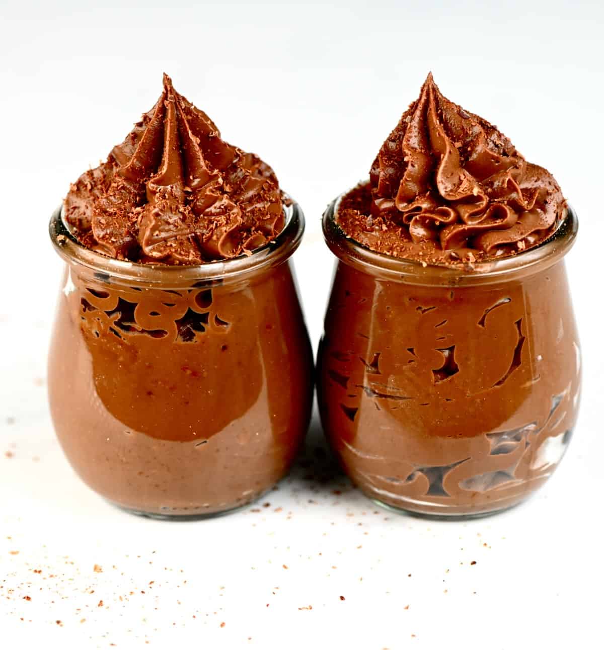 Two little jars with Chocolate Pastry Cream