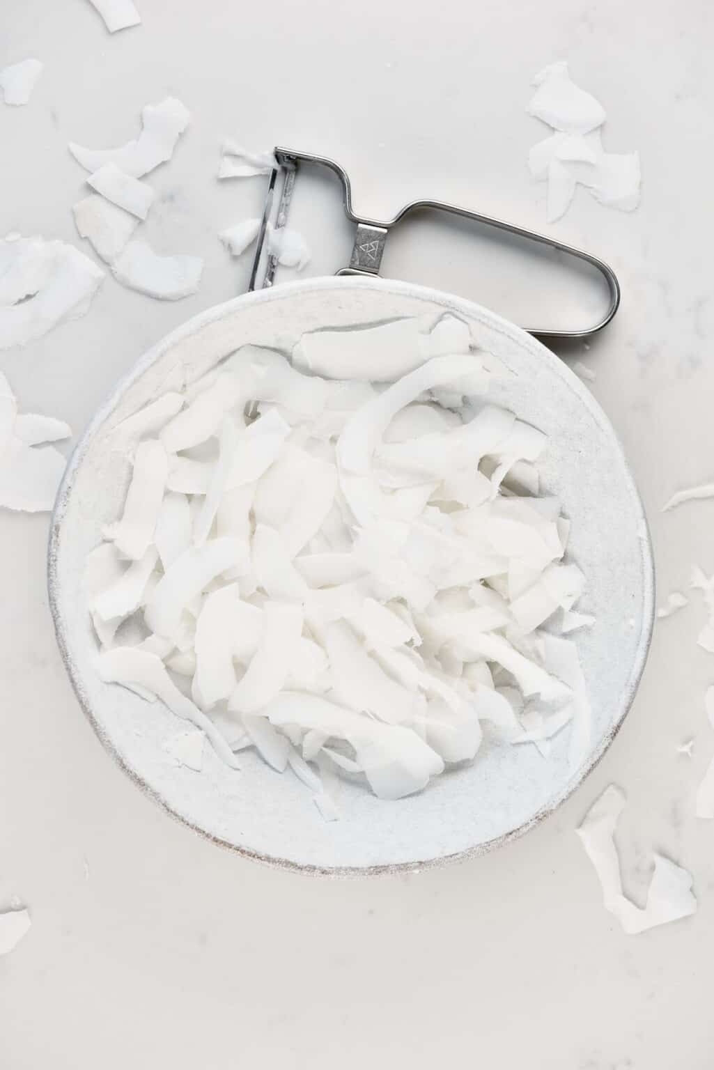 How To Make Coconut Flakes (Coconut Chips) Alphafoodie