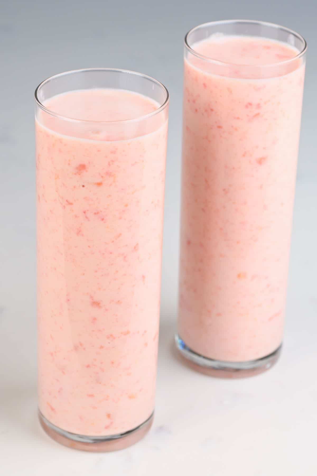 Two glasses with Guava Cocktail