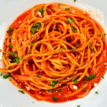 Pasta with Roasted Red Pepper Sauce
