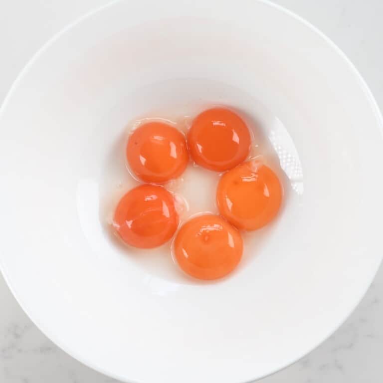 How To Separate Egg Whites And Yolks 2 Methods Alphafoodie How to separate egg whites and yolks 2 methods alphafoodie