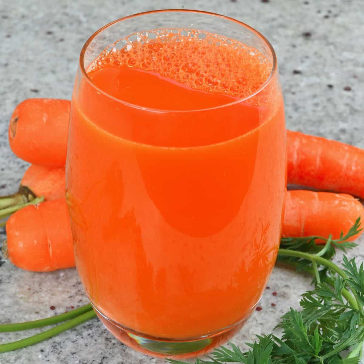 How to Juice Carrots (1-Ingredient Carrot Juice Recipe) - Alphafoodie