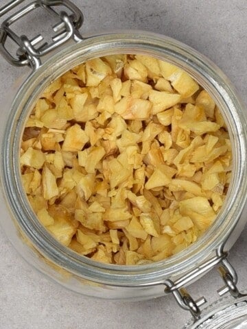Garlic chips, flakes in a jar