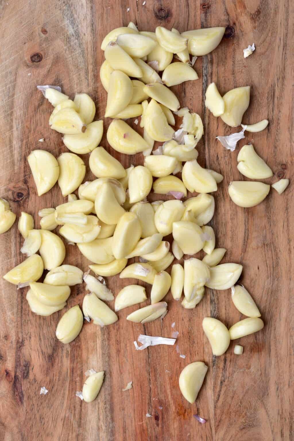 How To Make Lebanese Garlic Sauce (Toum) - Alphafoodie