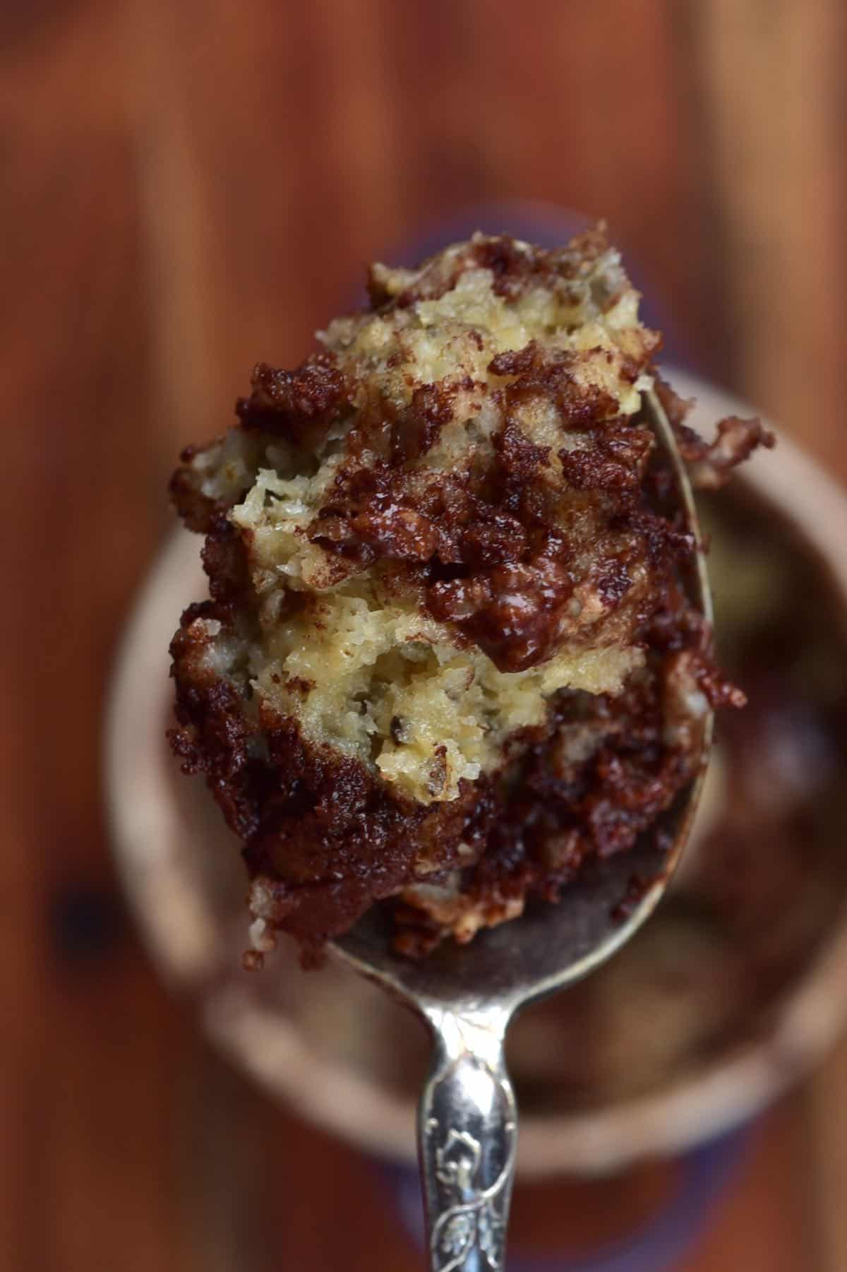 A spoonful of baked vanilla chocolate oats