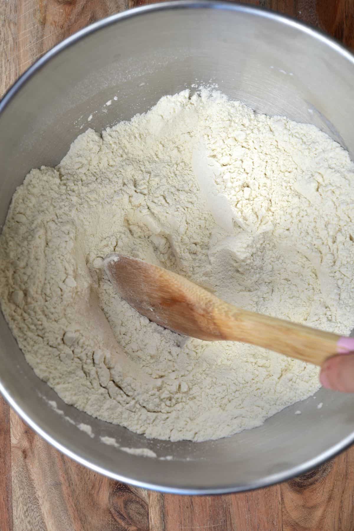 Mixing flour with salt