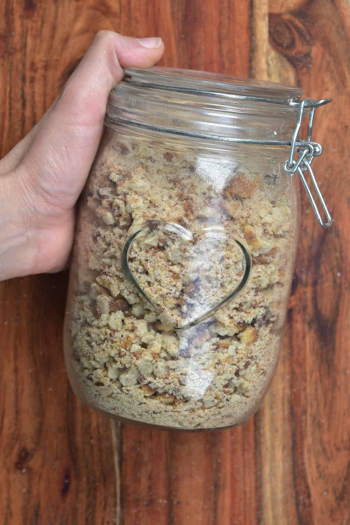 Breadcrumbs in a closed jar