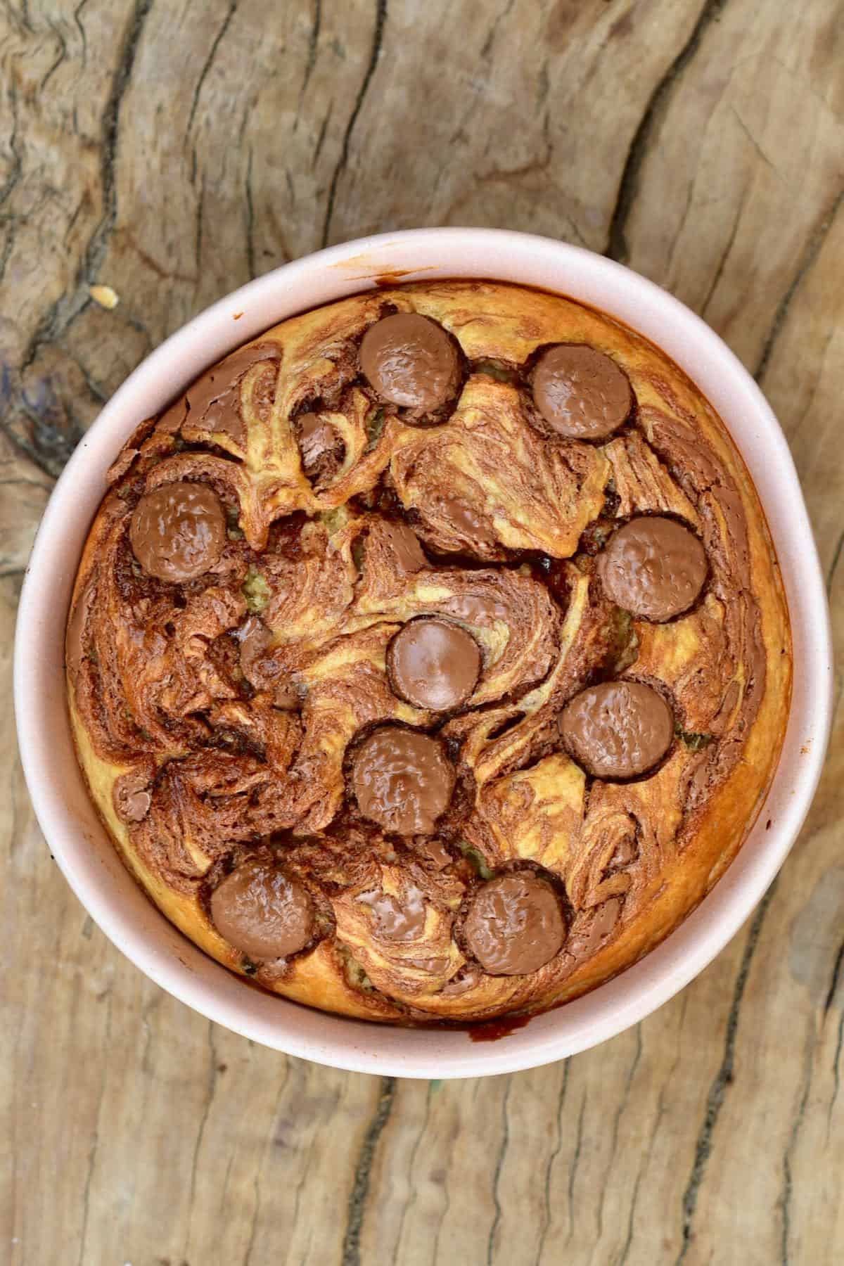 Baked oats with peanut butter and chocolate chips