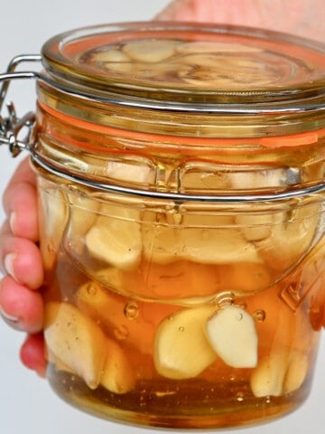 ferment honey garlic in a jar