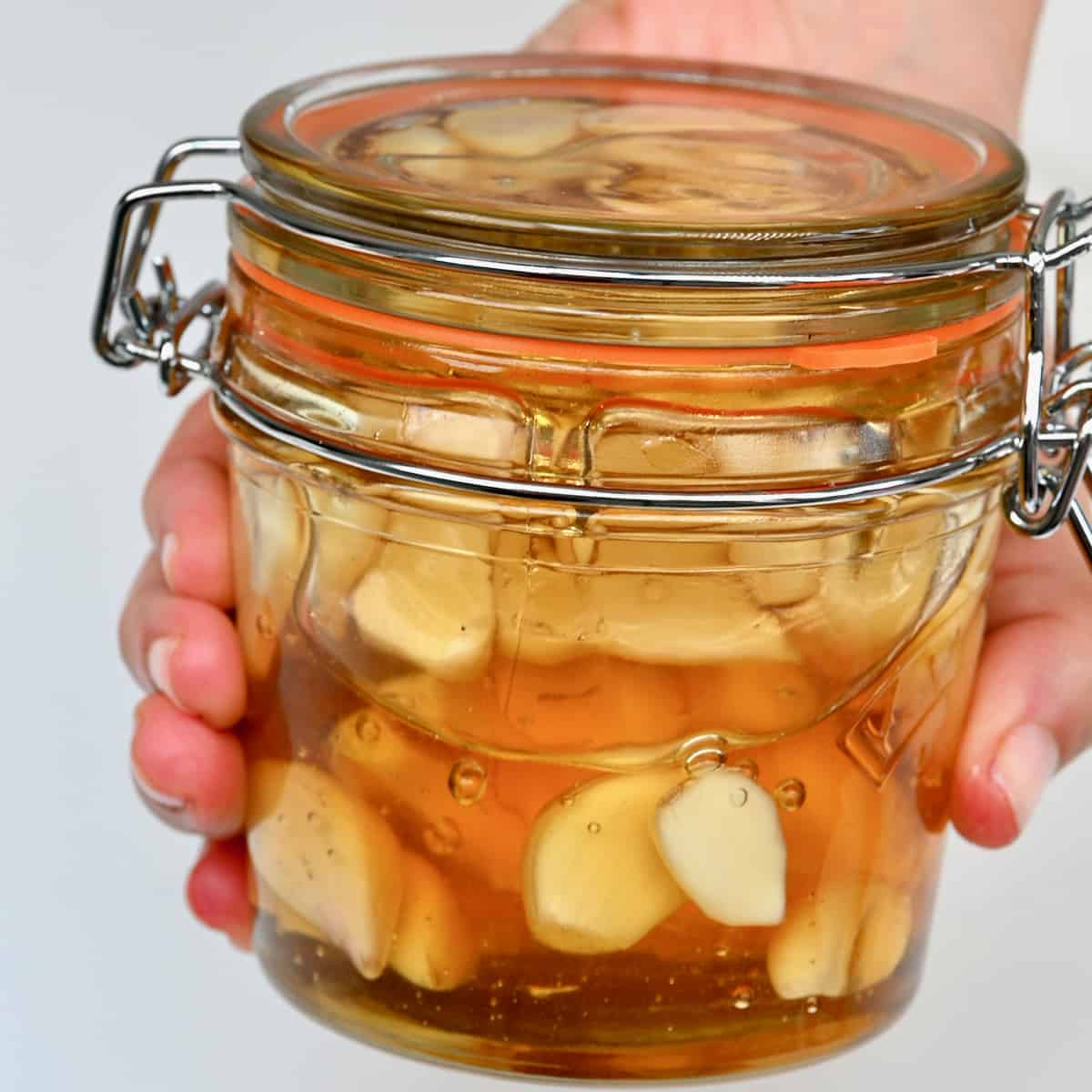 How to Make Fermented Garlic Honey - Alphafoodie