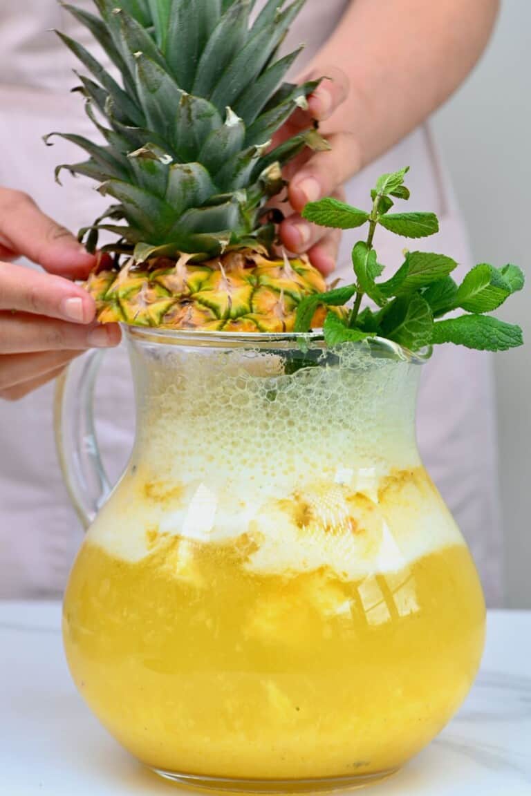 How to Make A Banana Milkshake (Without Ice Cream + Variations