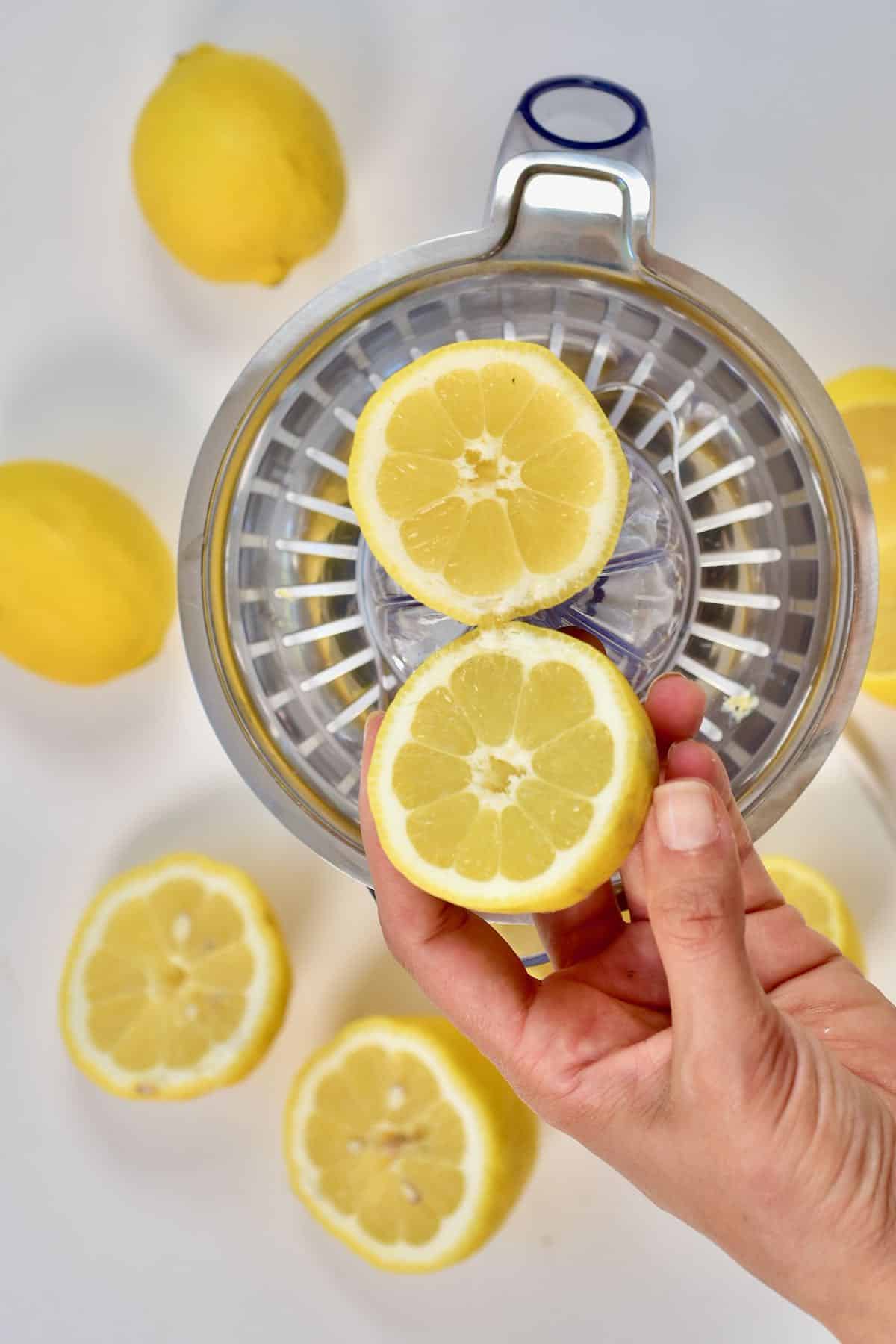 Juicing lemons