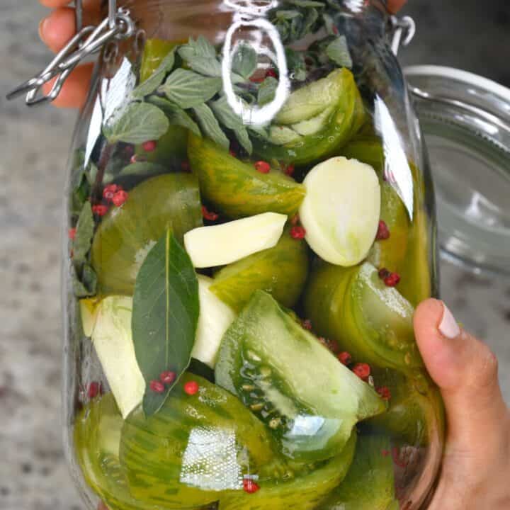 Quick & Easy Pickled Green Tomatoes Alphafoodie