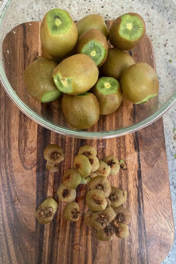 How to Make Kiwi Juice (With or Without Juicer) Alphafoodie