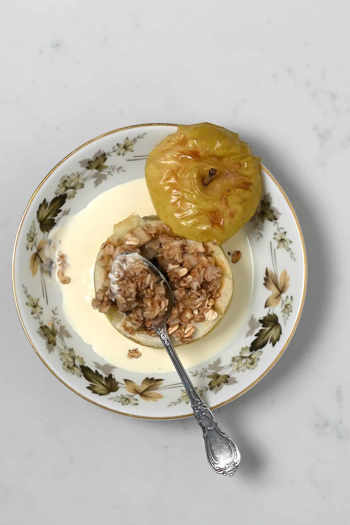 Baked apple stuffed with oats and spices