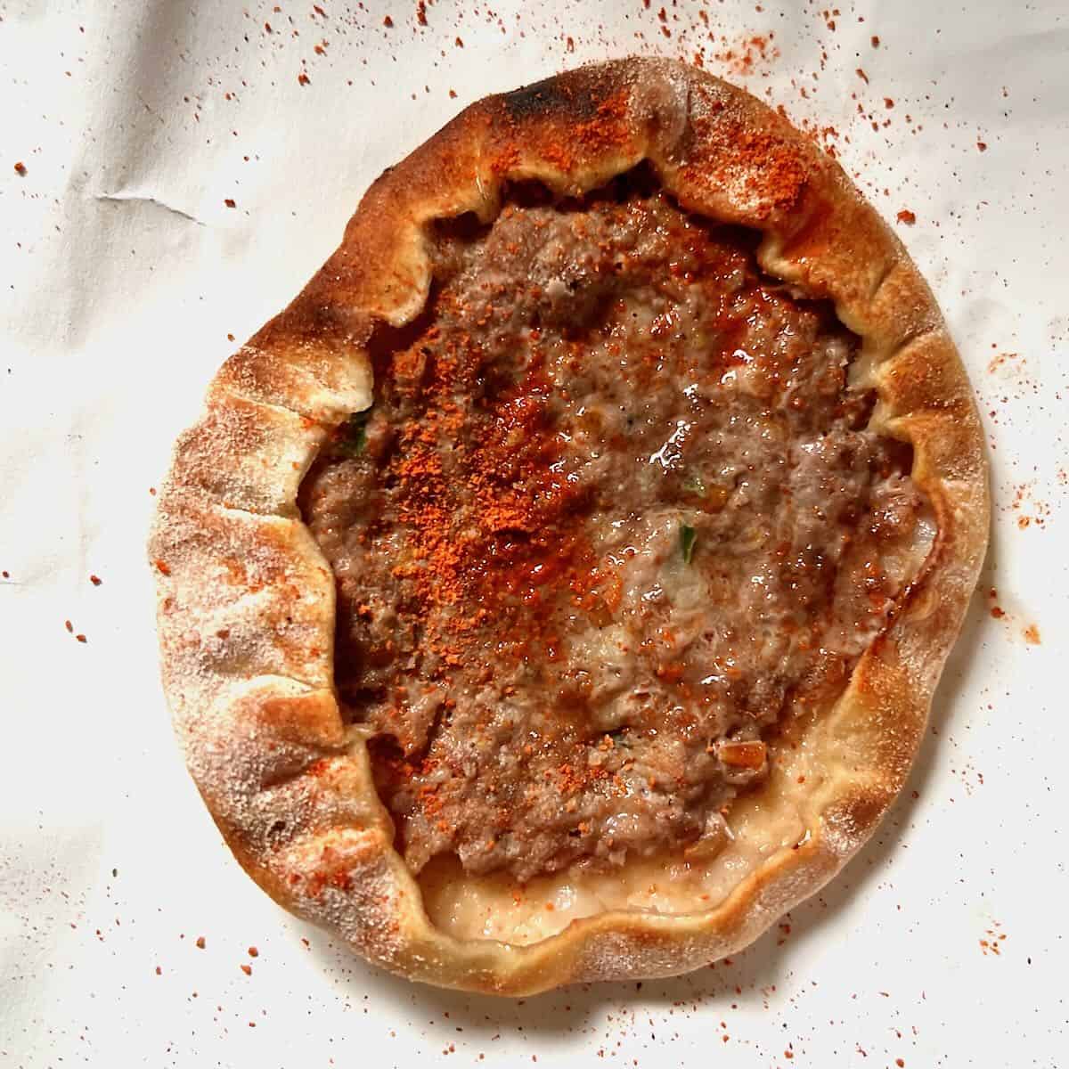 Lahm Bi Ajeen sfiha meat pie