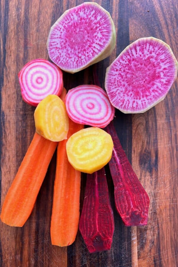 Easy Beet and Carrot Salad (Raw Root Vegetable Salad) Alphafoodie