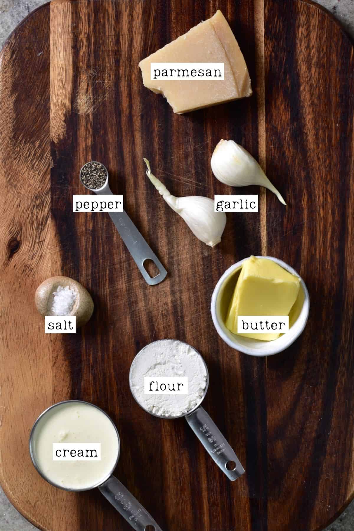 Ingredients for garlic cream sauce
