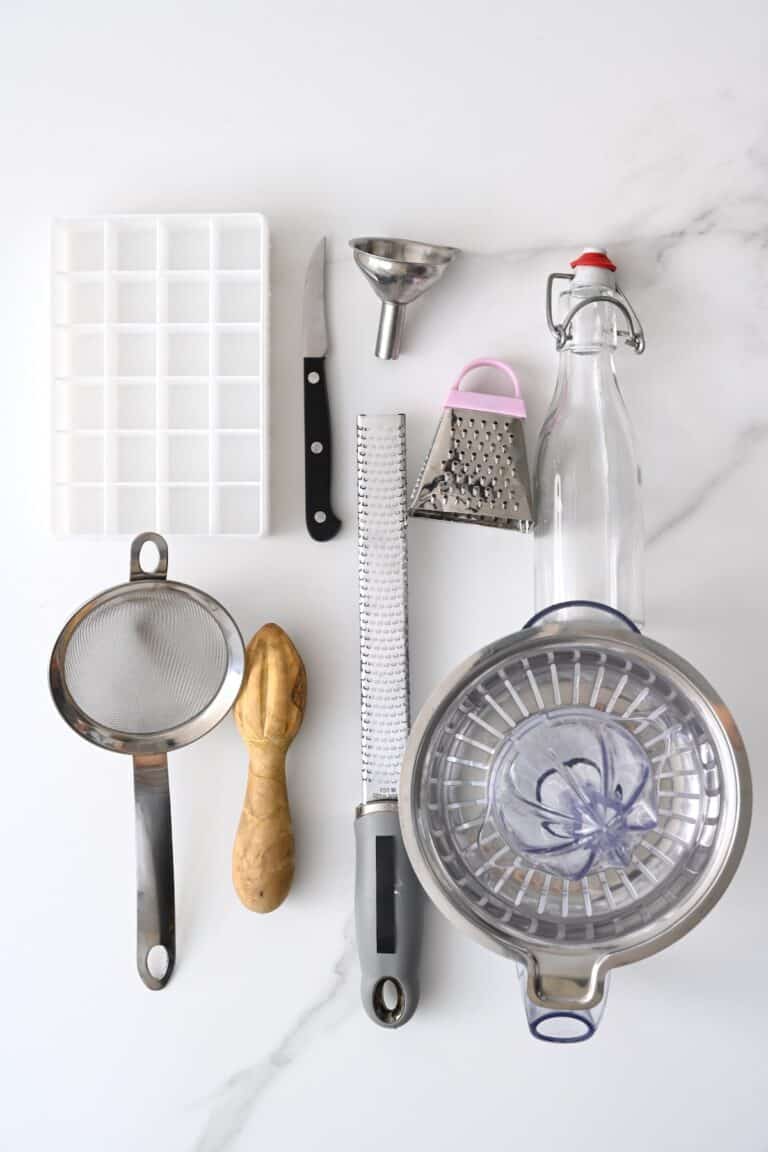 How to Juice a Lemon (6 Methods With + Without Juicer + Freeze it