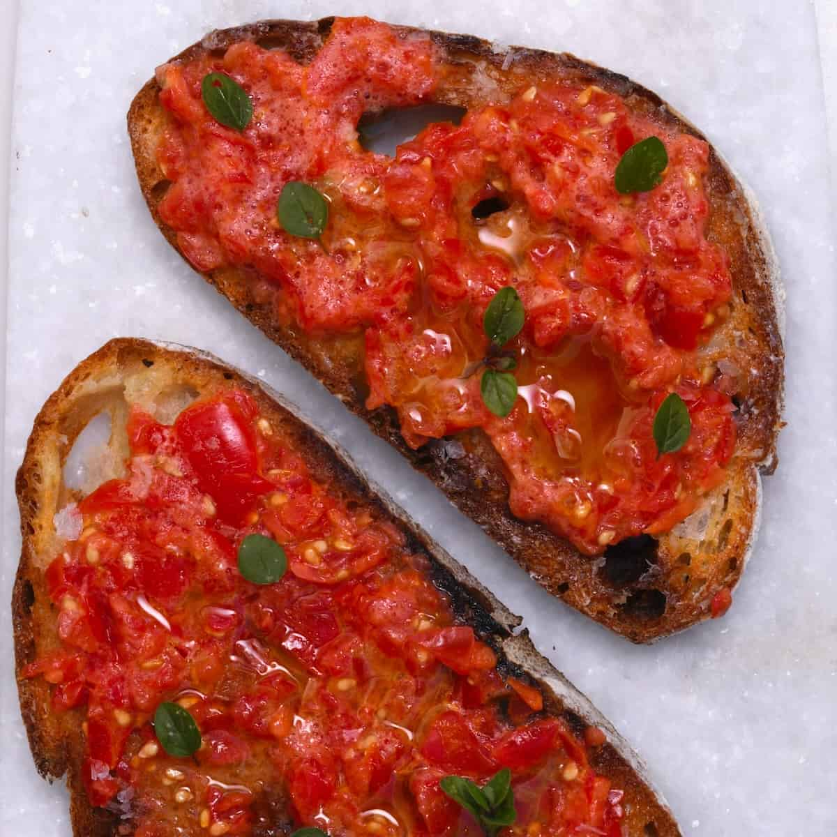 Pan con tomate - two tomato toasts