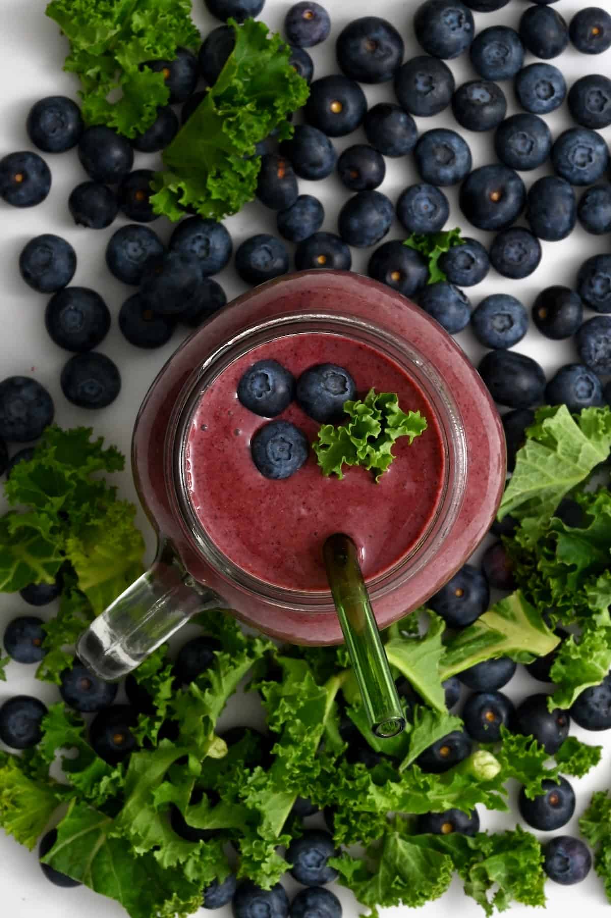 Blueberry Kale smoothie in a mason jar